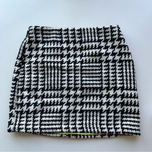 HOUNDSTOOTH MINI SKIRT